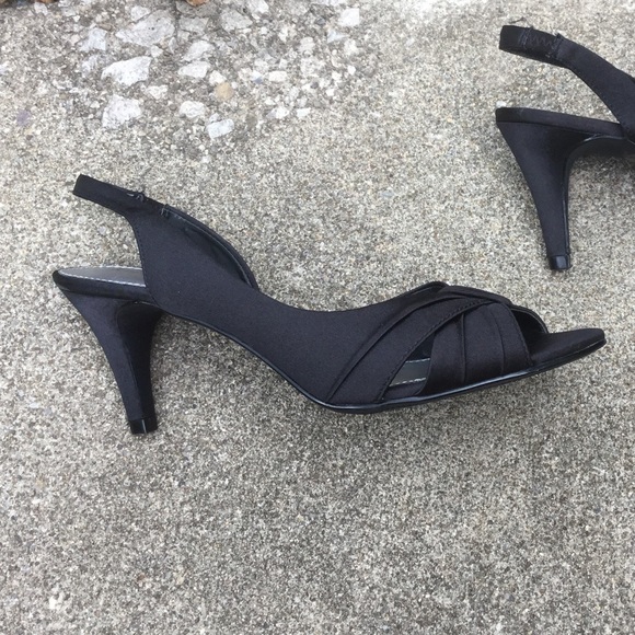 Kelly & Katie Black 3” Heels - Picture 4 of 5